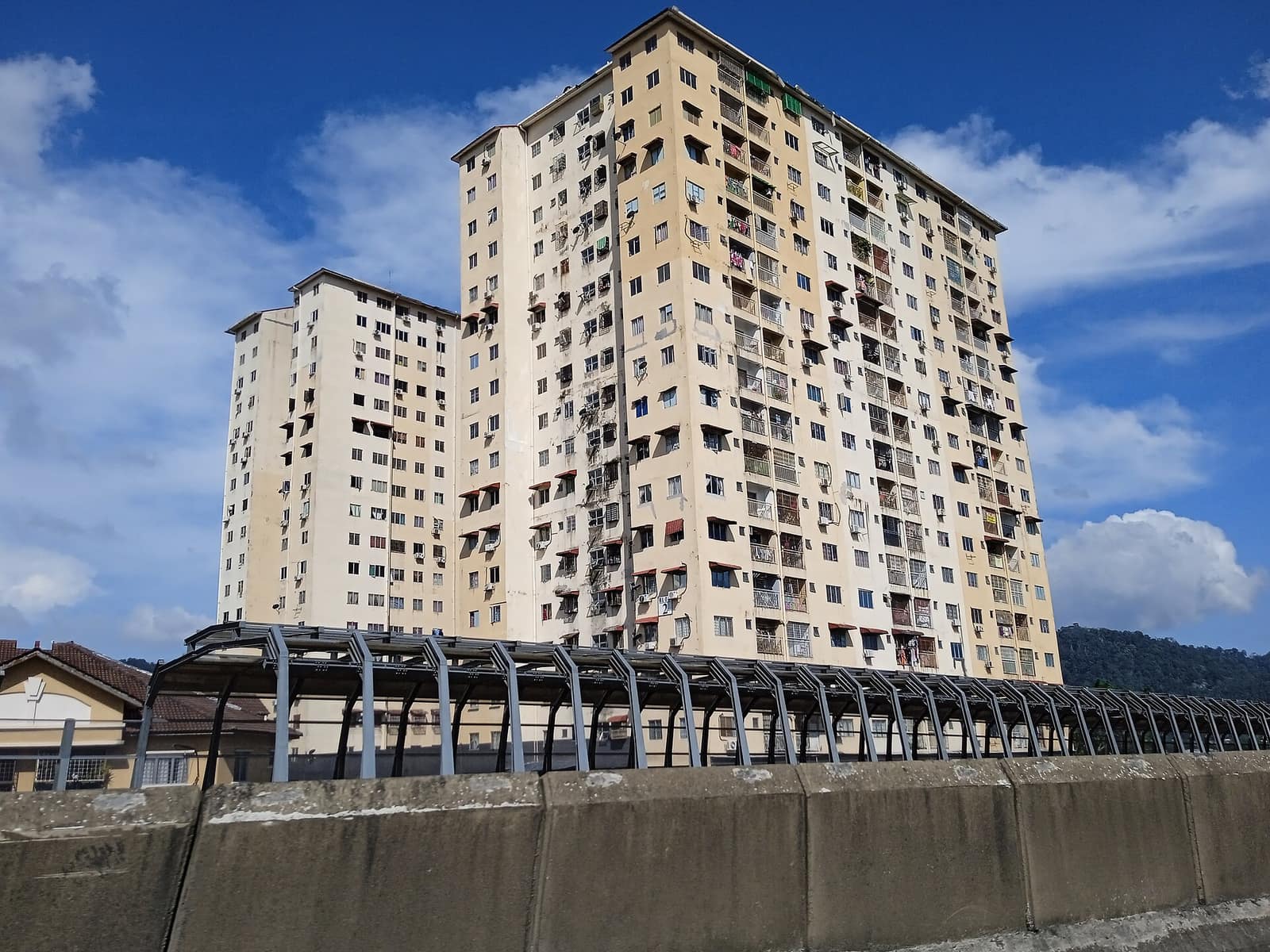 1-bedroom condo in Padungan, Kuching, photo 1 of 3