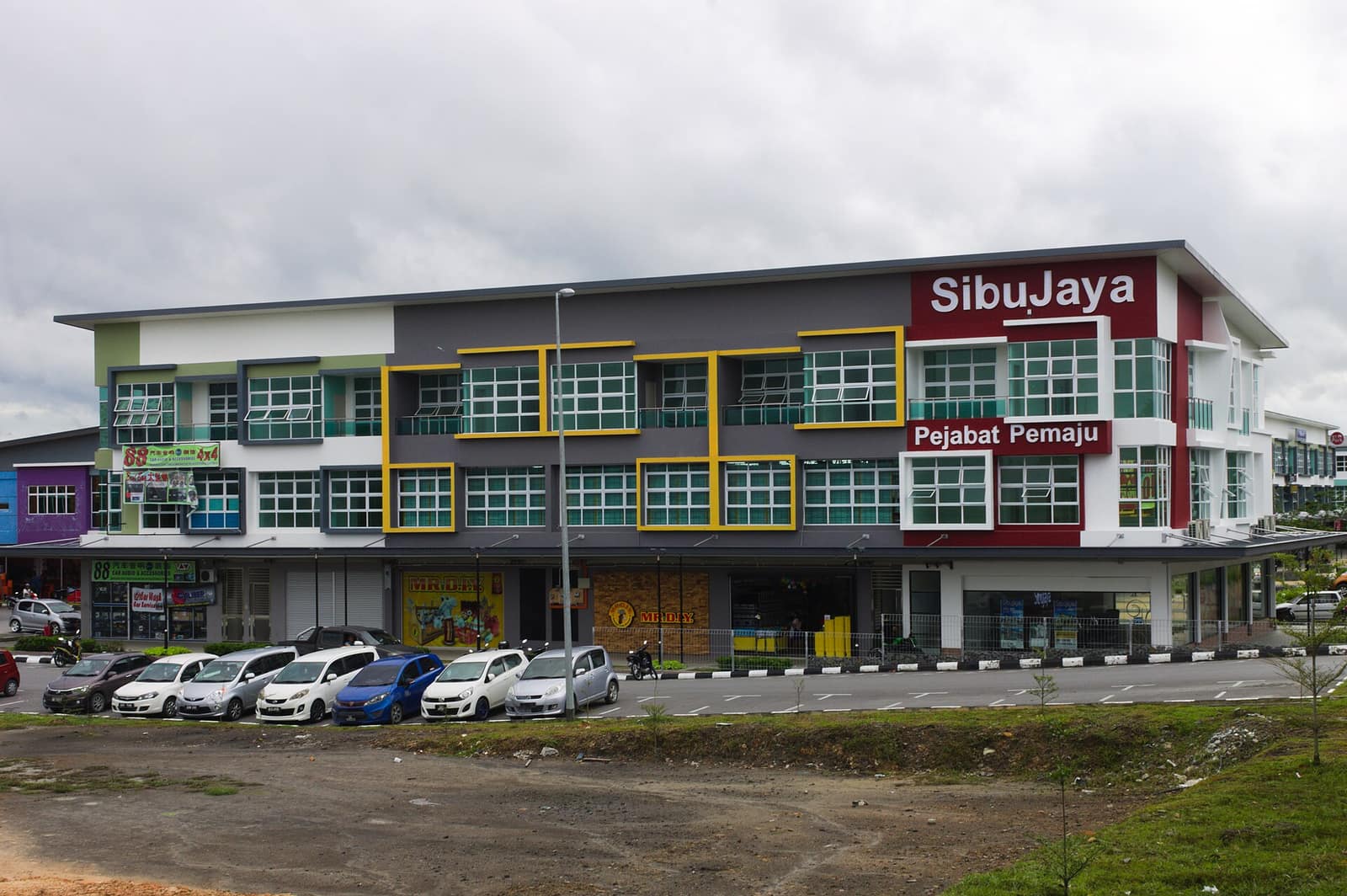 Commercial unit in Batu Kawa, Kuching, photo 1 of 2