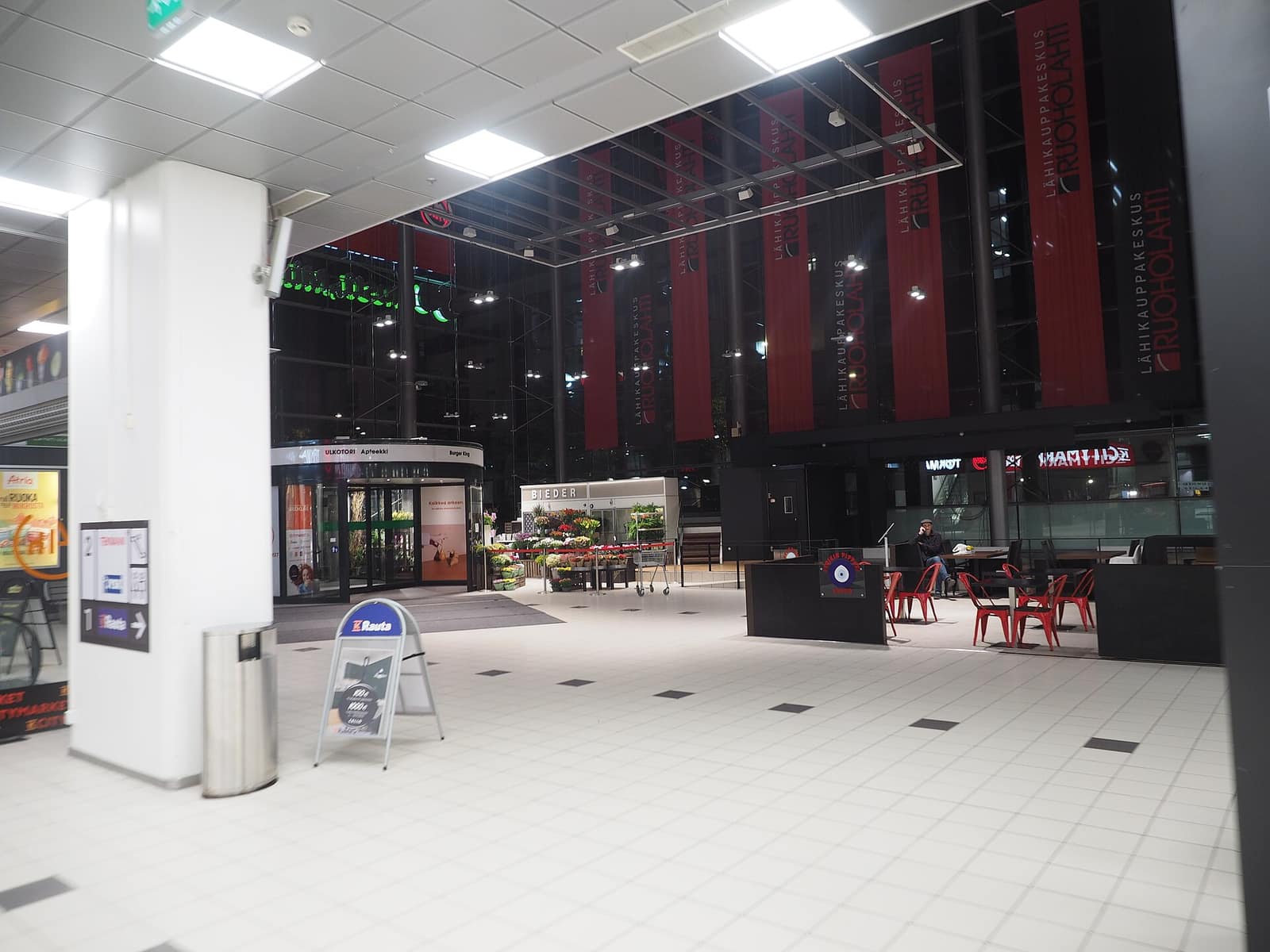 Commercial unit in Pending, Kuching, photo 2 of 2